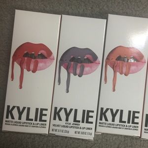 Kylie Cosmetics - Lipkits
